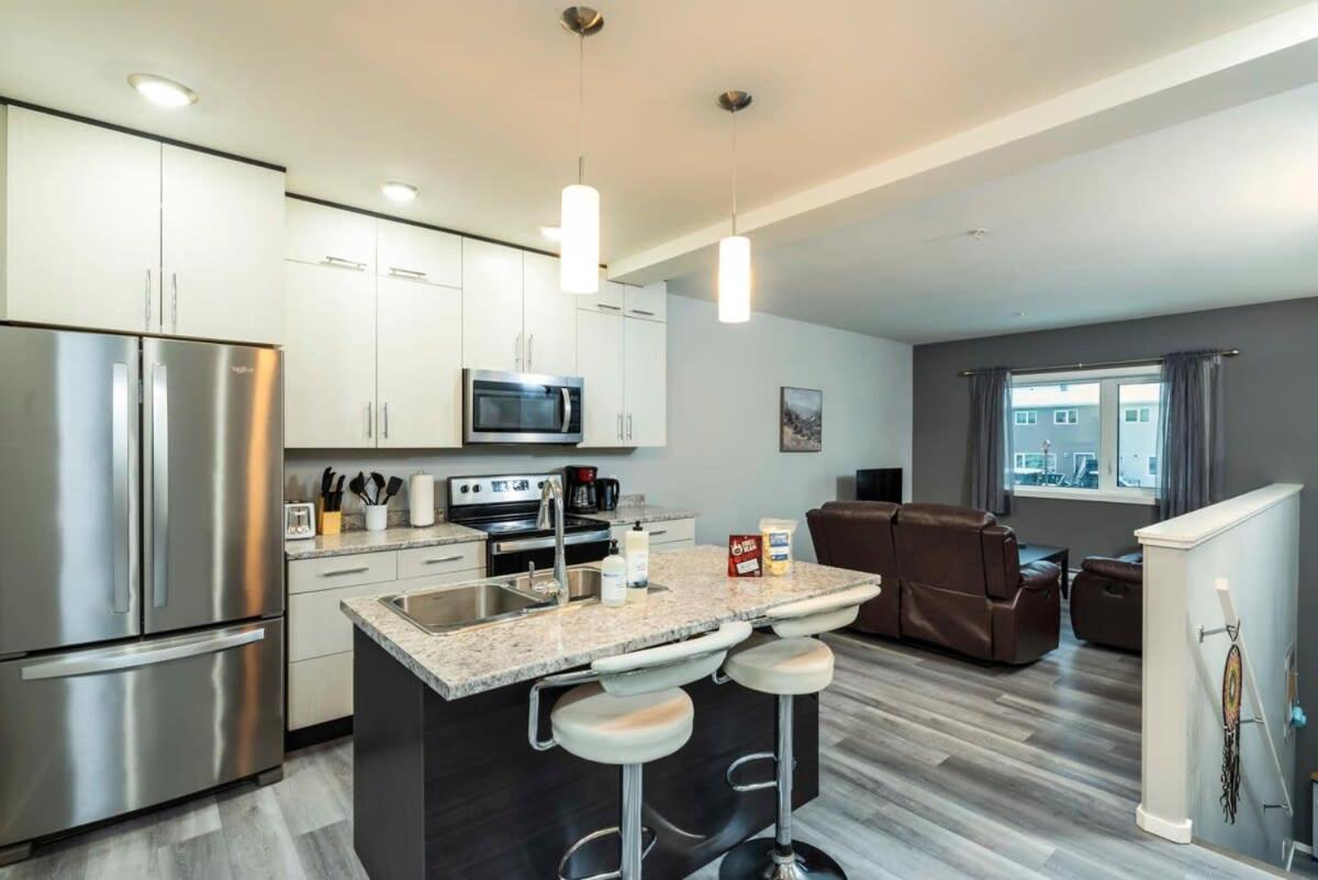 Nn - The Wanderoo - Riverdale 3-Bed 2 5-Bath Whitehorse Eksteriør bilde